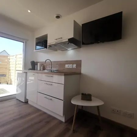 Duplex Cosy: Bayeux Getaway with Terrace Apartment Sommervieu Exterior photo